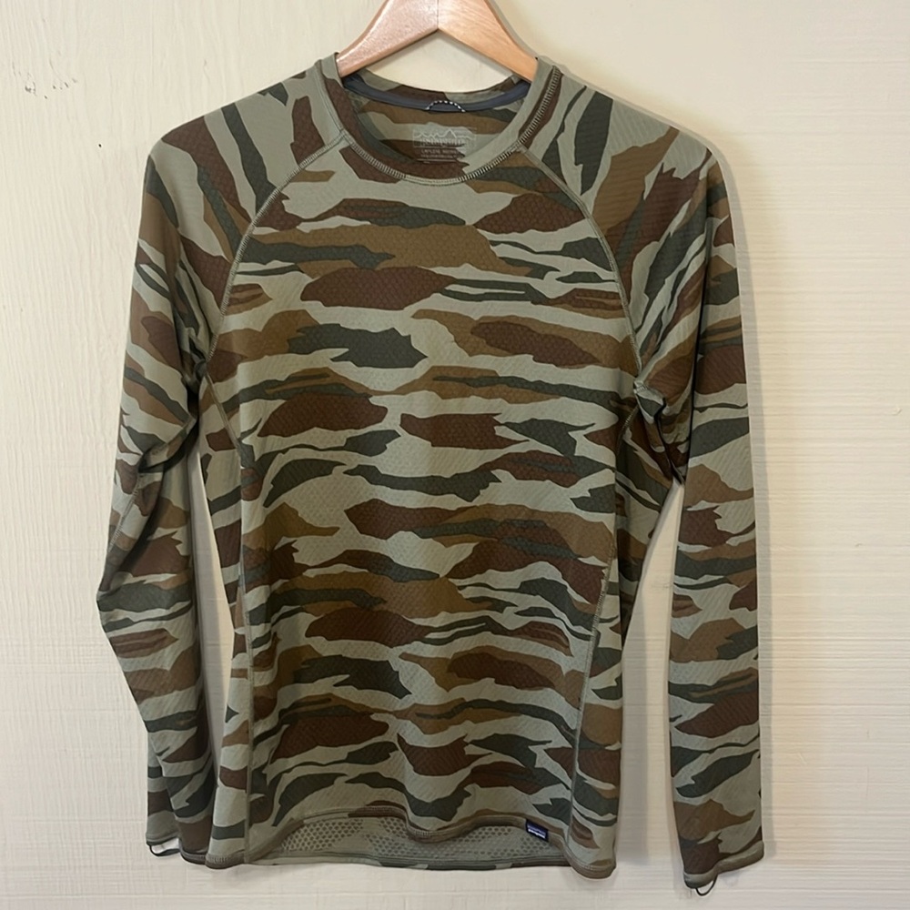 Patagonia camo capilene midweight base layer